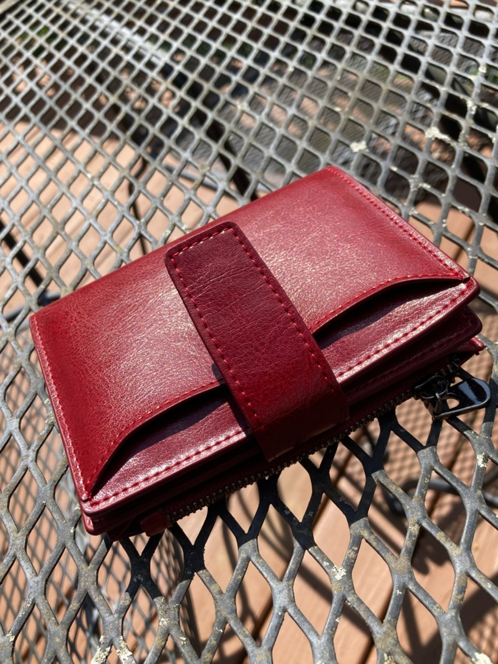Red Security Wallet - Picture 7 of 8
